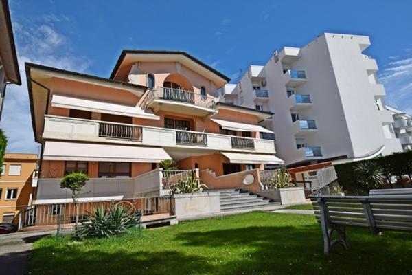 Villa Lory Lignano Sabbiadoro Eksteriør billede